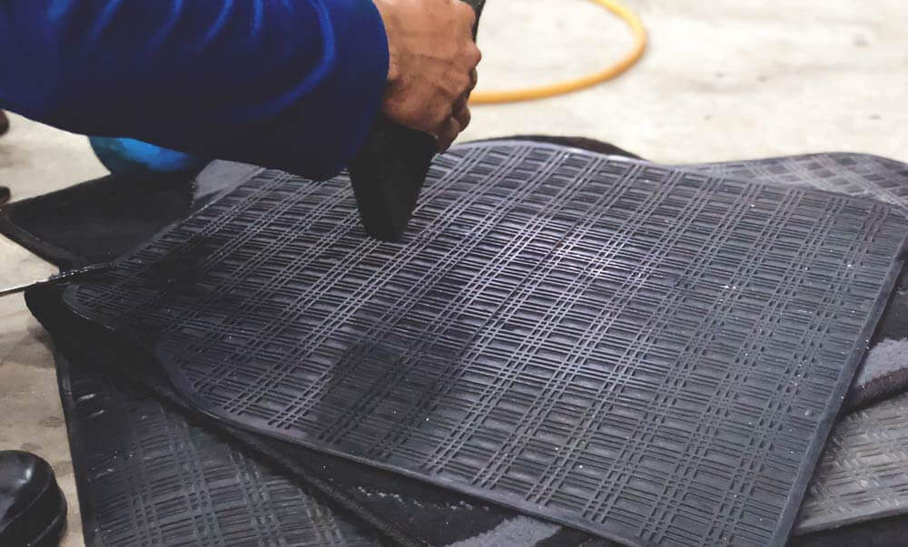 How_to_Make_Rubber_Floor_Mats_Shine